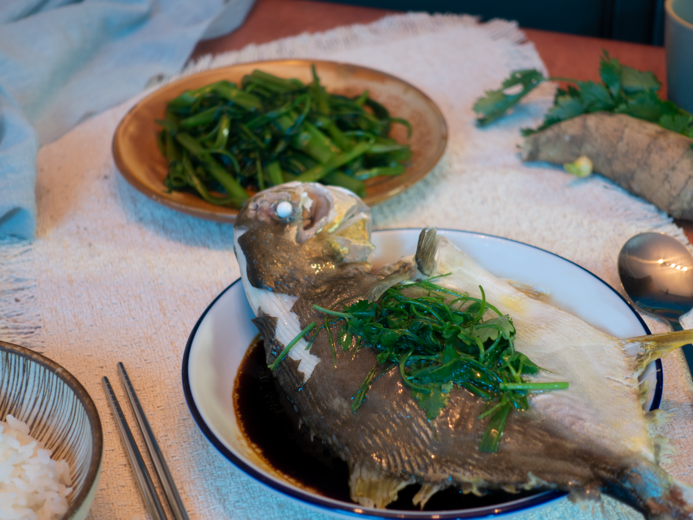 Cantonese Steamed Fish with vegetable as side